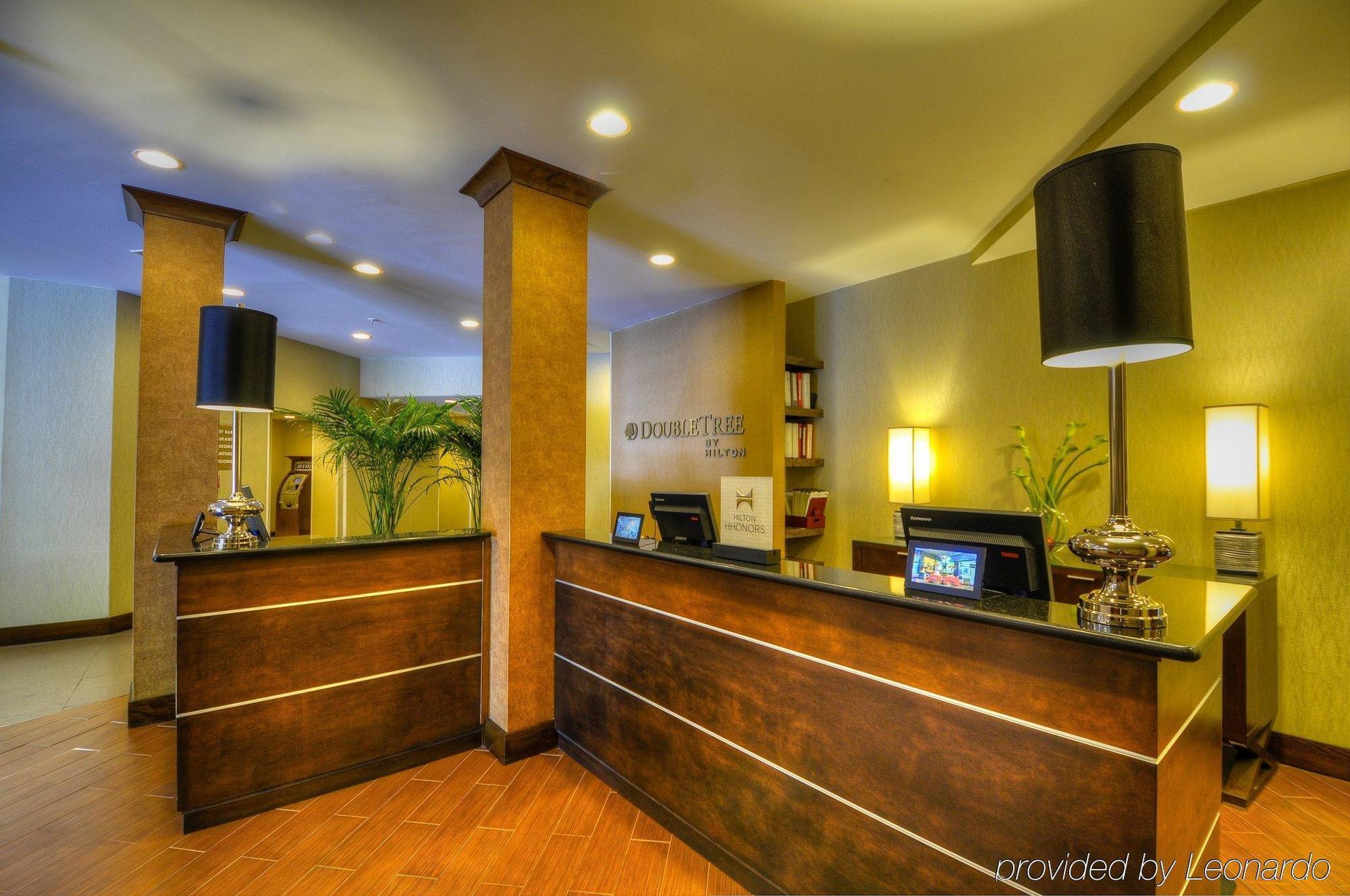 Doubletree By Hilton Hotel Raleigh - Brownstone - University Екстериор снимка