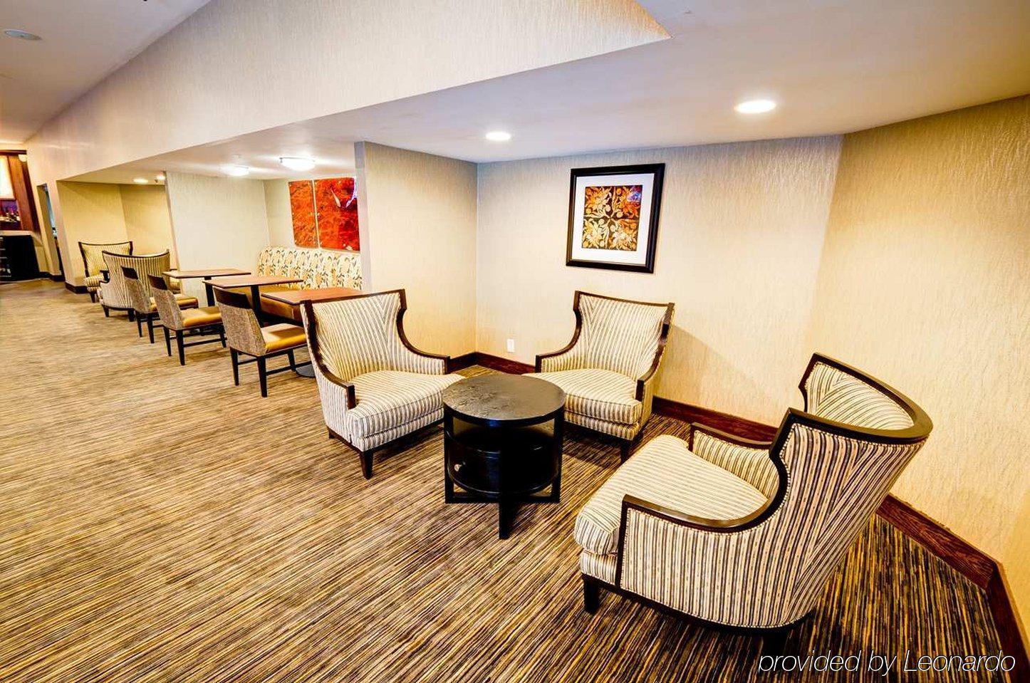 Doubletree By Hilton Hotel Raleigh - Brownstone - University Екстериор снимка
