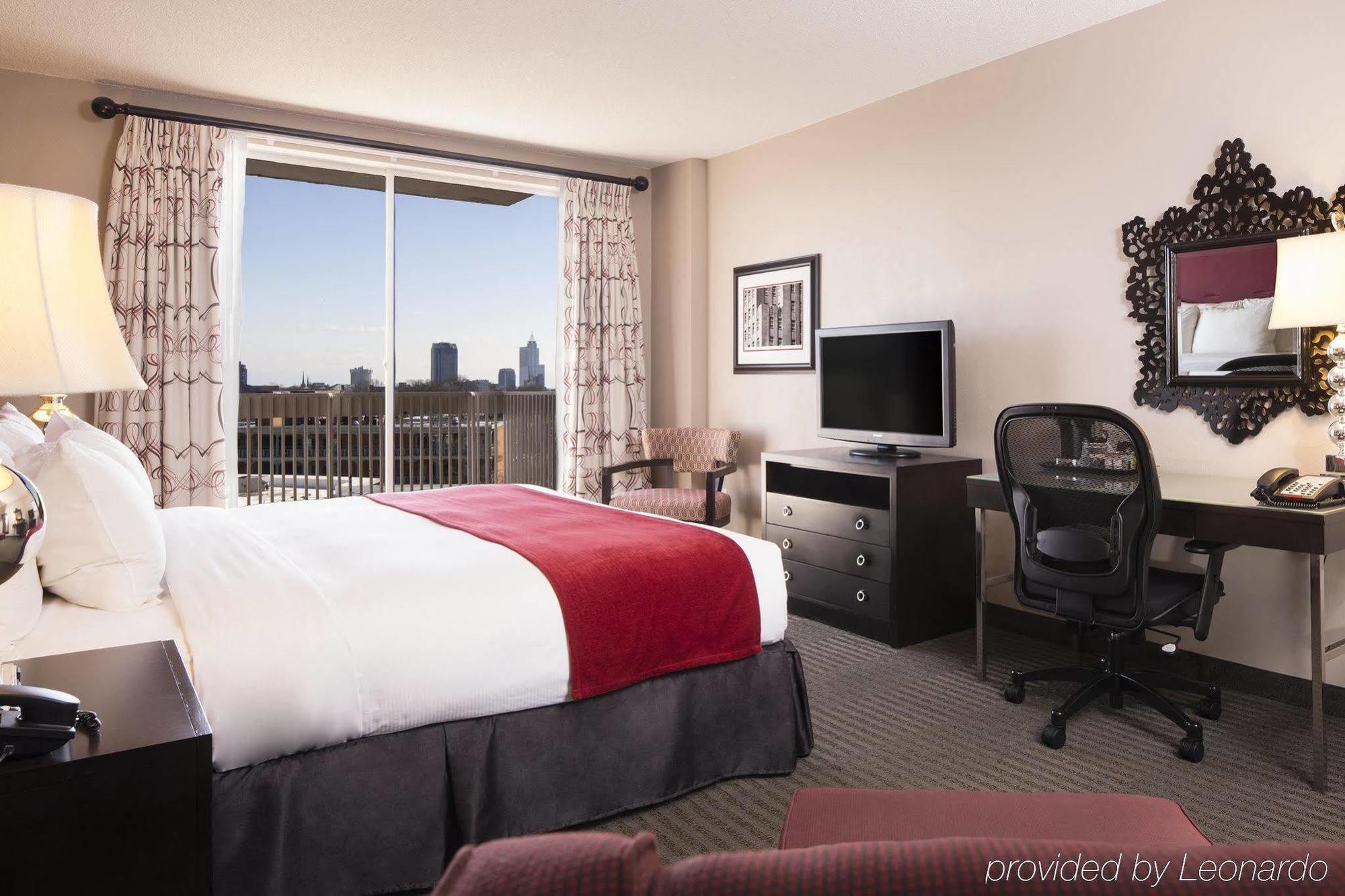 Doubletree By Hilton Hotel Raleigh - Brownstone - University Екстериор снимка