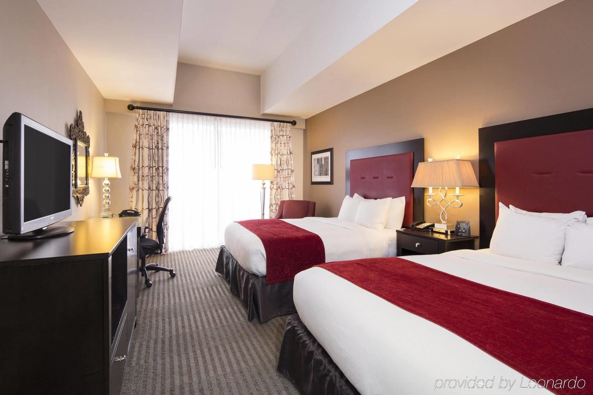 Doubletree By Hilton Hotel Raleigh - Brownstone - University Екстериор снимка
