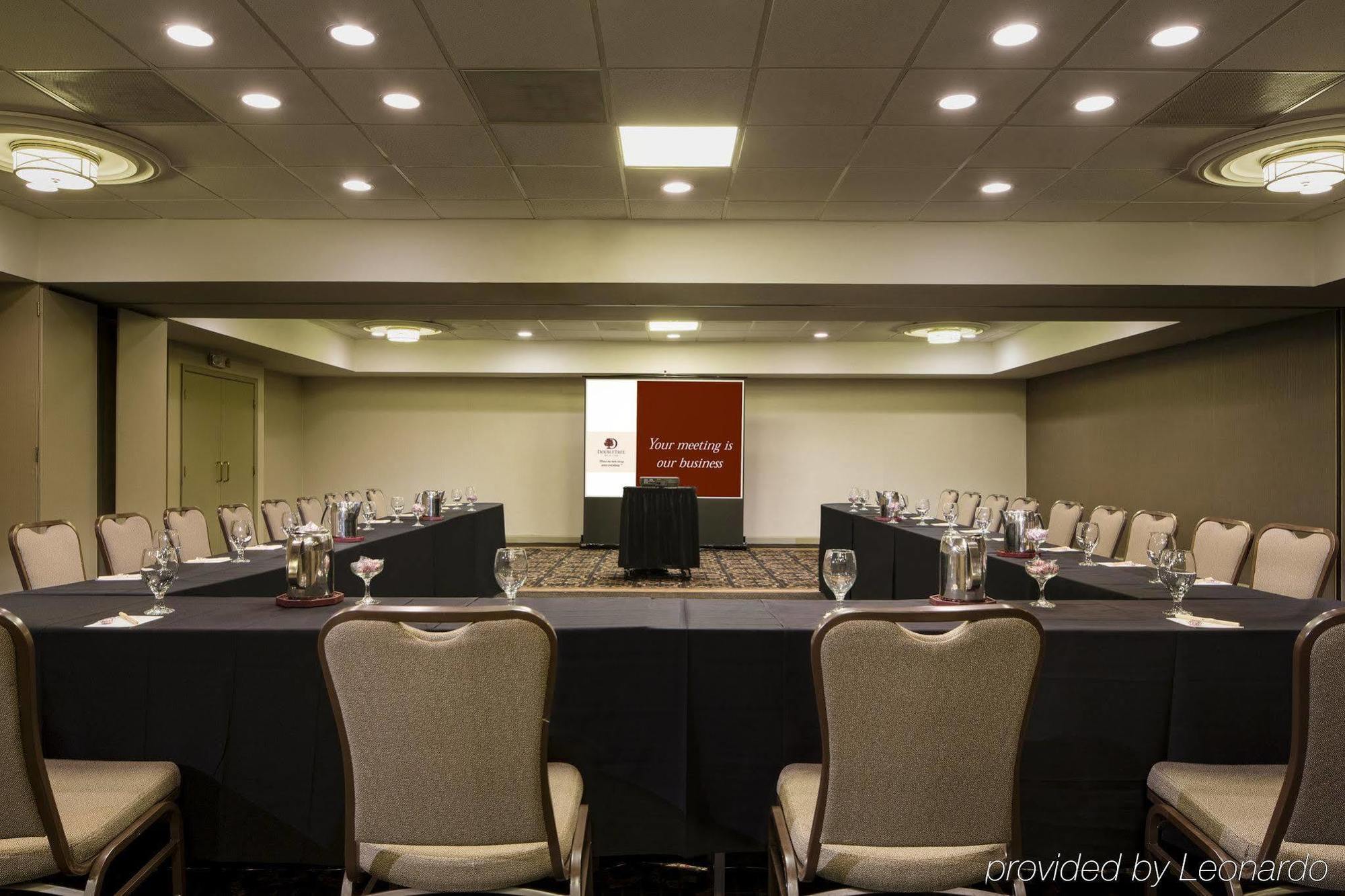 Doubletree By Hilton Hotel Raleigh - Brownstone - University Екстериор снимка