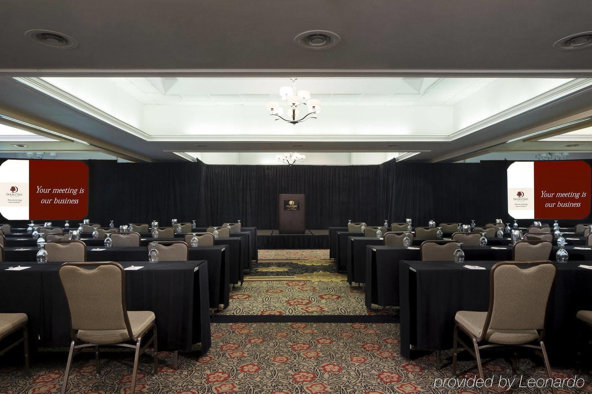 Doubletree By Hilton Hotel Raleigh - Brownstone - University Екстериор снимка