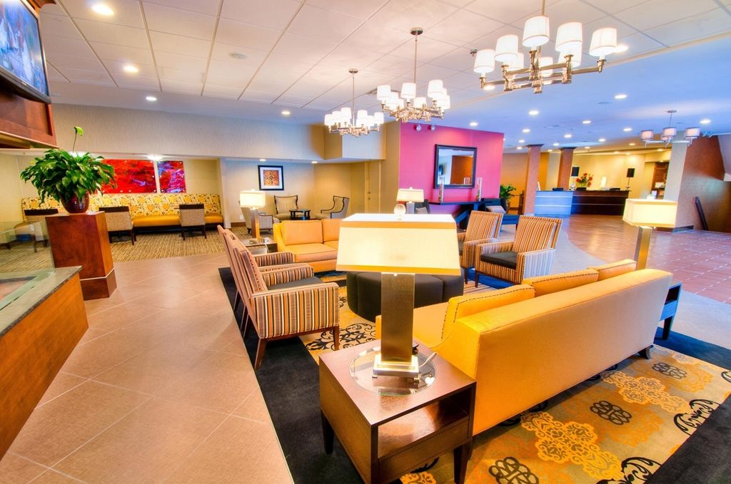 Doubletree By Hilton Hotel Raleigh - Brownstone - University Интериор снимка