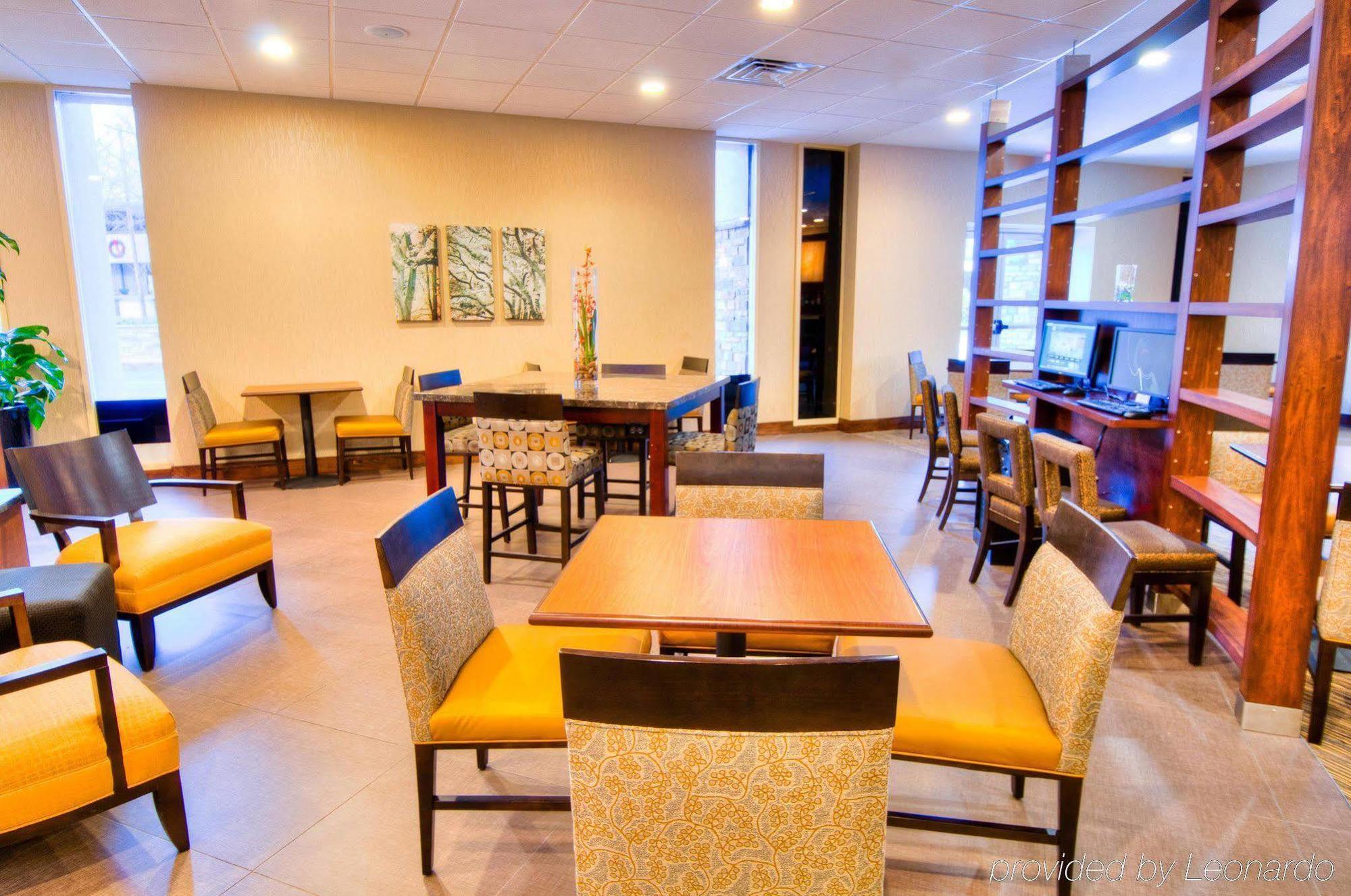 Doubletree By Hilton Hotel Raleigh - Brownstone - University Екстериор снимка