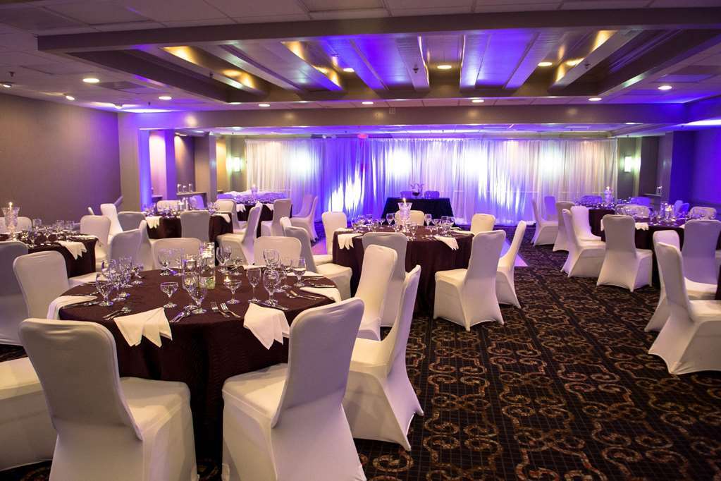 Doubletree By Hilton Hotel Raleigh - Brownstone - University Съоръжения снимка