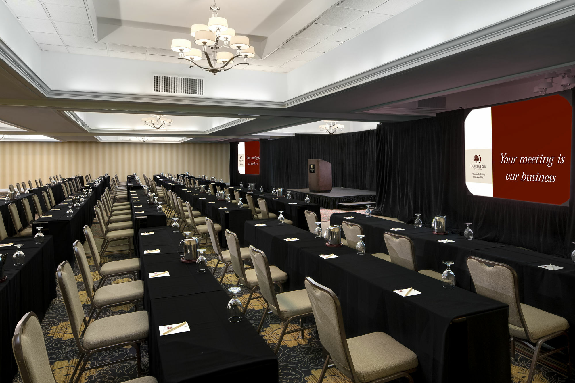 Doubletree By Hilton Hotel Raleigh - Brownstone - University Екстериор снимка