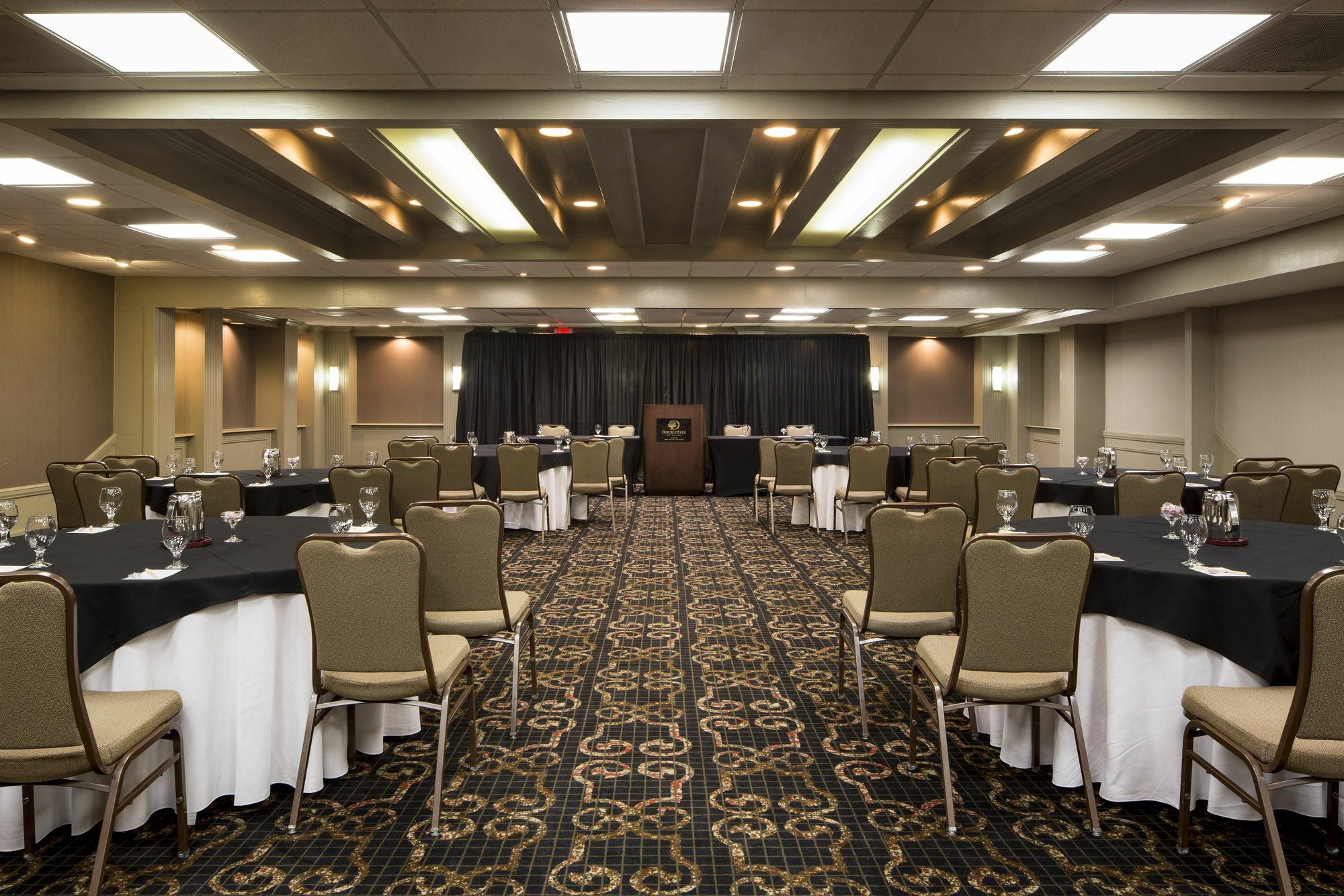 Doubletree By Hilton Hotel Raleigh - Brownstone - University Екстериор снимка