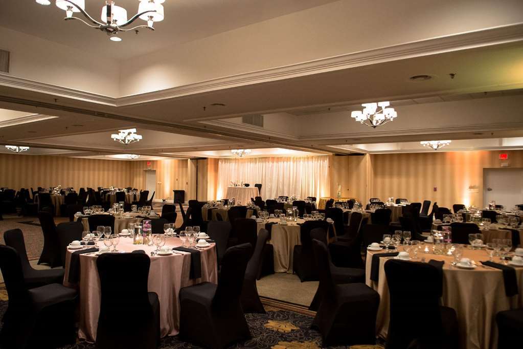 Doubletree By Hilton Hotel Raleigh - Brownstone - University Съоръжения снимка