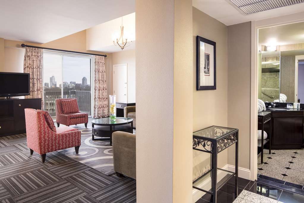 Doubletree By Hilton Hotel Raleigh - Brownstone - University Стая снимка